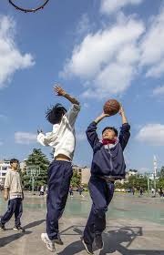 西班牙国王杯：巴萨半决赛首回合4：4战平马竞